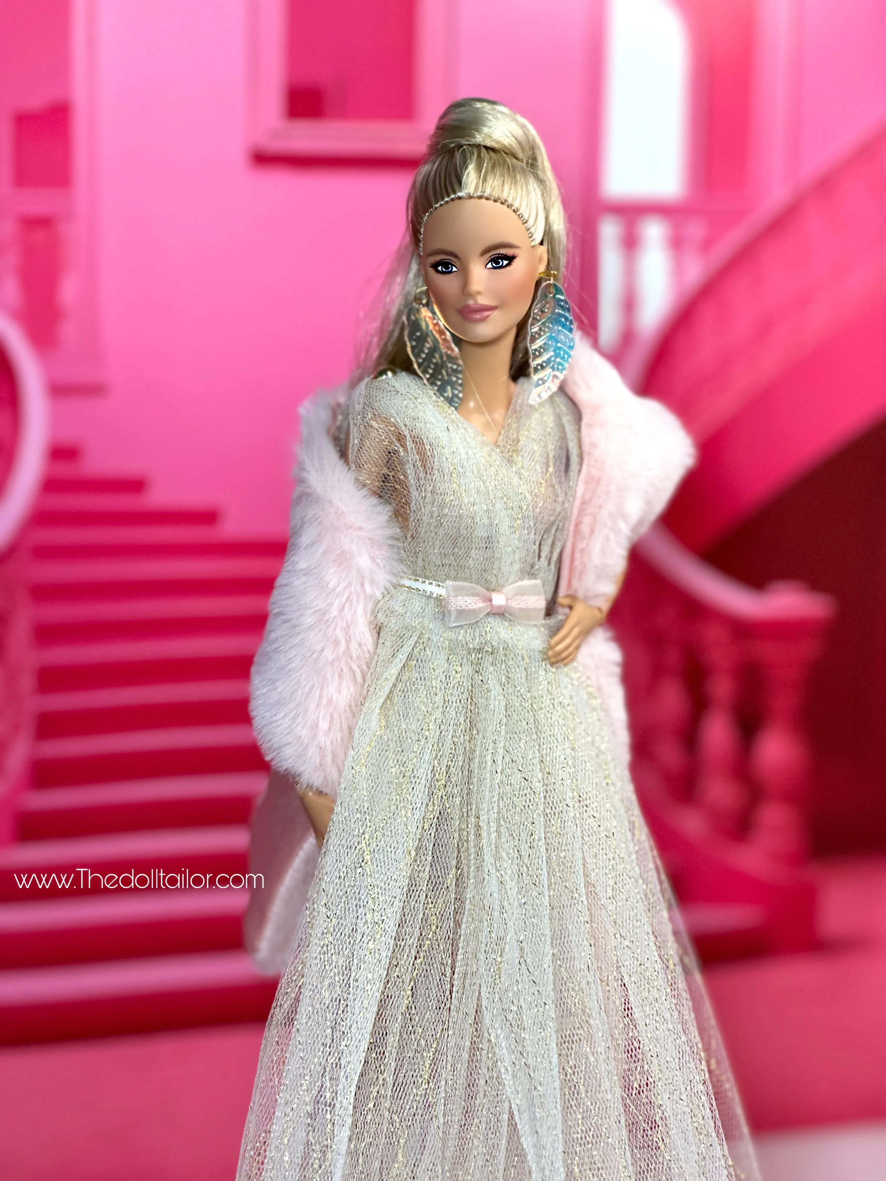 Beige tulle dress with pink fur Shawl for barbie