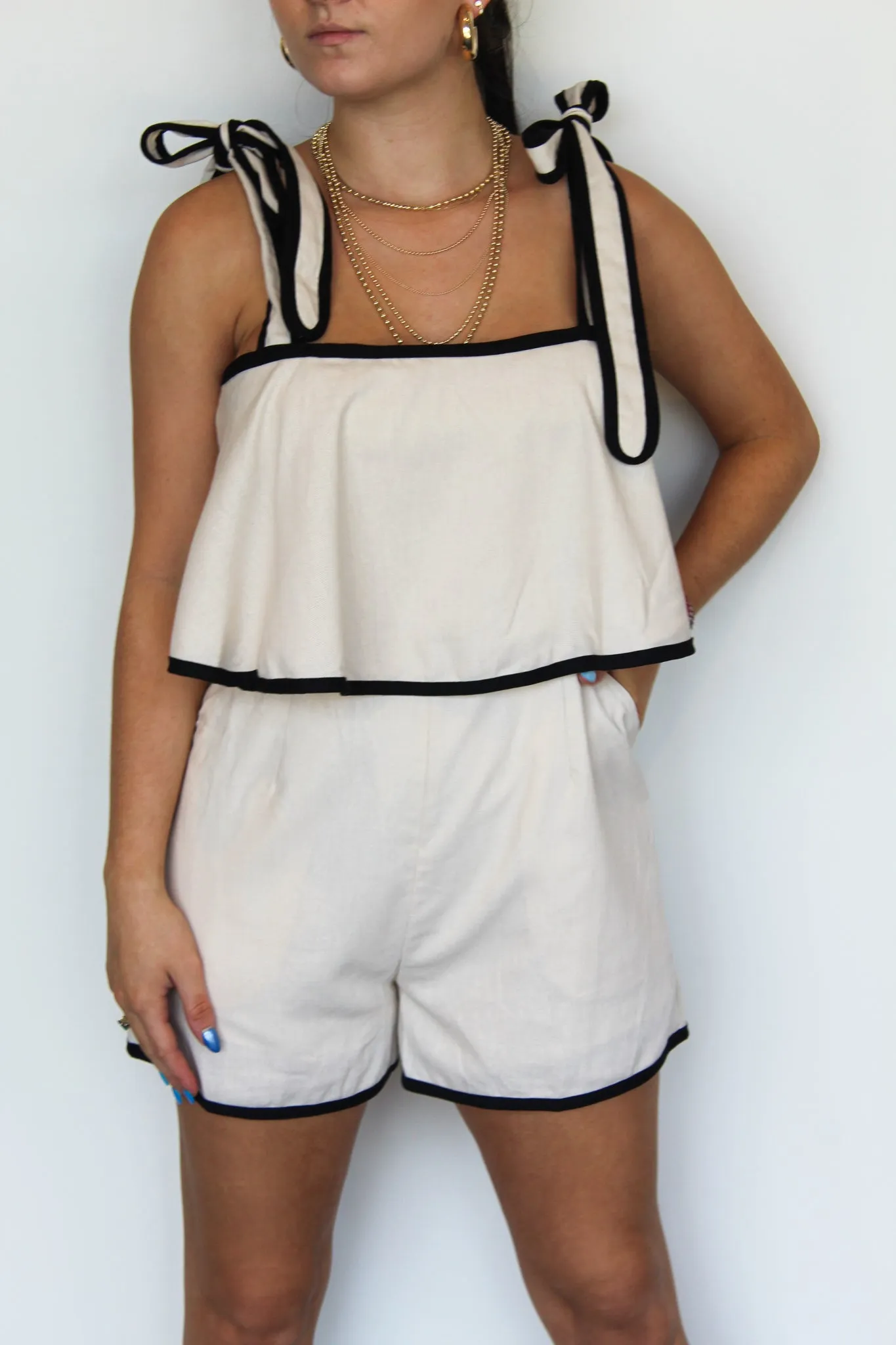 Contrast Tie Shoulder Romper