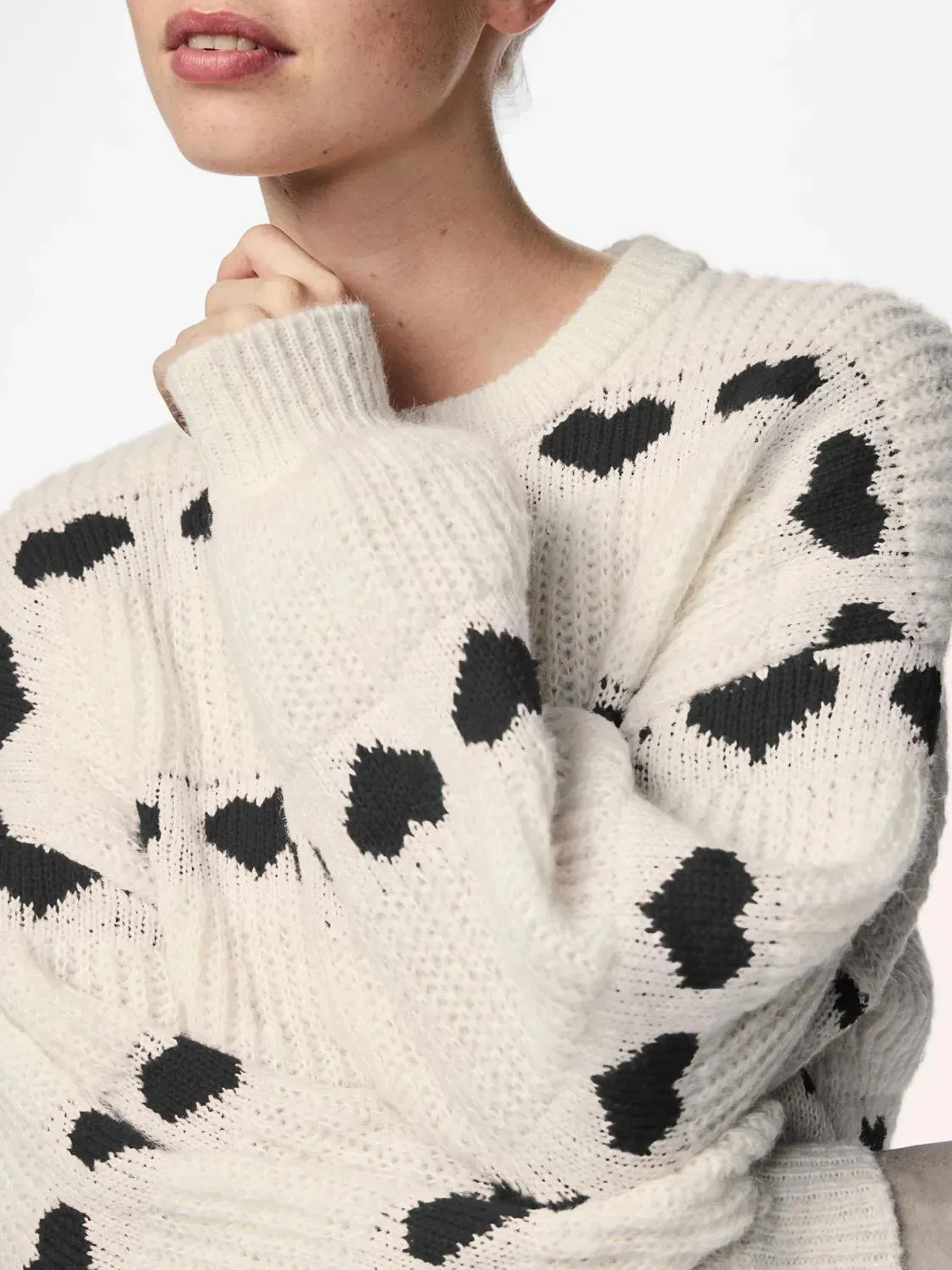 Nove Heart Sweater